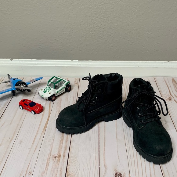Black Waterproof Timberland Boots 🥾 - Picture 1 of 9